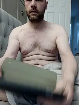 Snapshot of pitch_122 chatting on 04/05/26, 06:21 pitch 122 online show from 04/05/26, 06:21