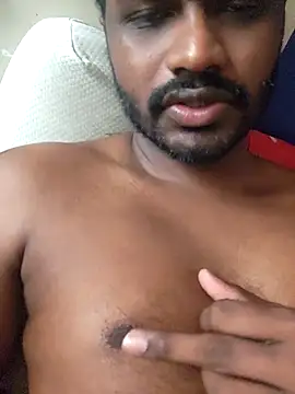 Snapshot of singletamilguy chatting on 05/05/26, 06:21 singletamilguy online show from 05/05/26, 06:21