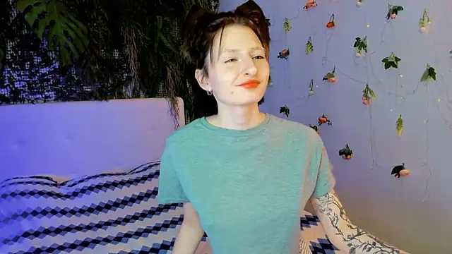 Snapshot of Kira__Cutie chatting on 07/02/26, 08:37 Kira Cutie online show from 07/02/26, 08:37
