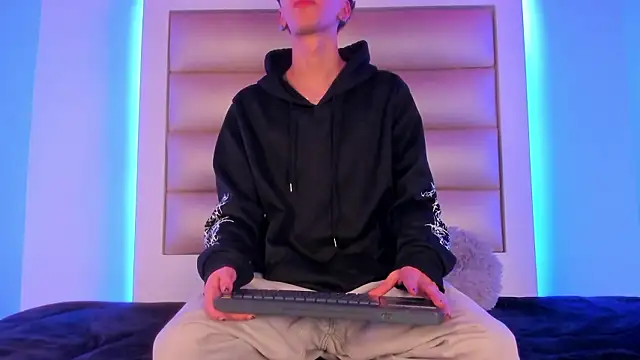 Snapshot of dante_sk chatting on 03/31/26, 01:40 dante sk online show from 03/31/26, 01:40