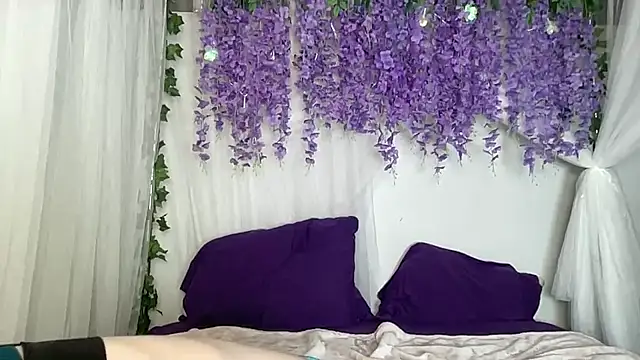 ElfGirlAna online show from 06/10/26, 02:49