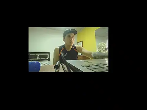 Snapshot of JadeeBlaze chatting on 04/28/26, 04:45 JadeeBlaze online show from 04/28/26, 04:45