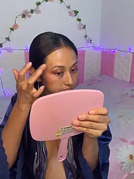 Snapshot of annaiharper chatting on 03/30/26, 12:06 annaiharper online show from 03/30/26, 12:06