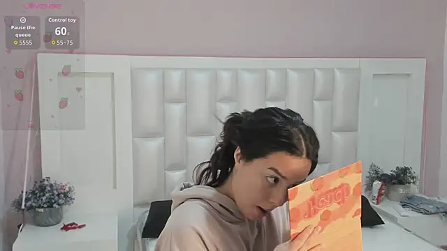 KylieLumi online show from 03/28/26, 12:05