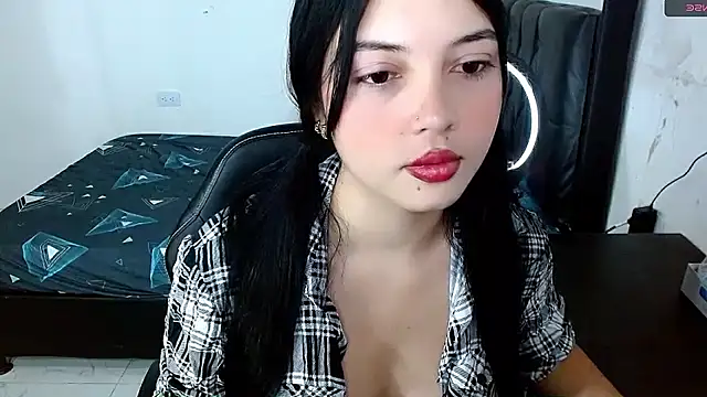 Snapshot of veleria_allurin chatting on 04/29/26, 04:22 veleria allurin online show from 04/29/26, 04:22
