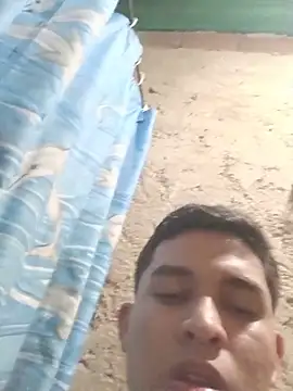 Snapshot of alee28728 chatting on 05/16/26, 06:21 alee28728 online show from 05/16/26, 06:21