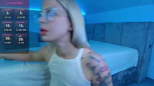 BluEyesKate online show from 06/24/26, 05:39