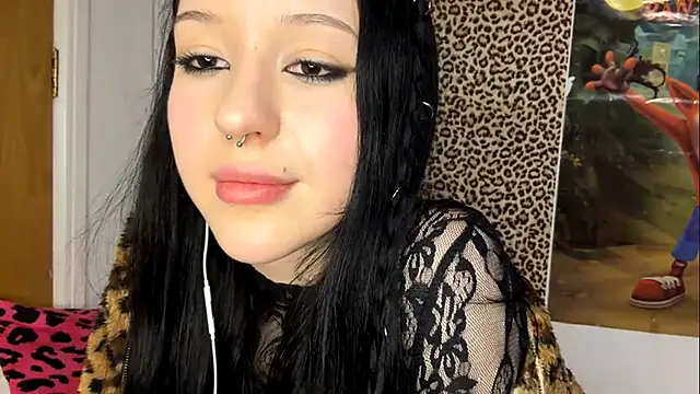 Snapshot of LunaTempted chatting on 03/26/26, 07:41 LunaTempted online show from 03/26/26, 07:41