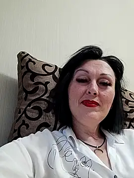 HelgaDennis online show from 06/01/26, 05:47
