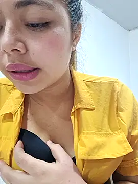 Yelii  online show from 06/08/26, 08:42