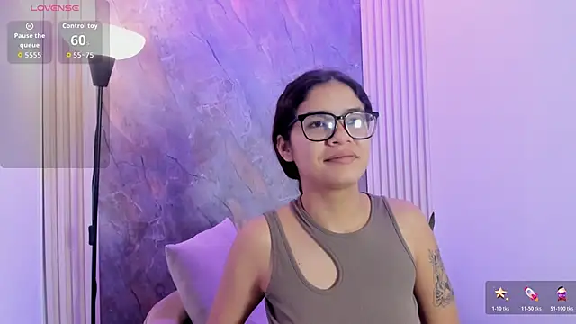 Snapshot of alina_sauvage chatting on 04/09/26, 11:26 alina sauvage online show from 04/09/26, 11:26