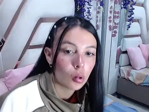 Snapshot of Salome_Saen_ chatting on 04/08/26, 01:00 Salome Saen online show from 04/08/26, 01:00