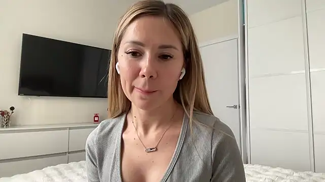 Snapshot of NensySafrons chatting on 03/22/26, 01:25 NensySafrons online show from 03/22/26, 01:25