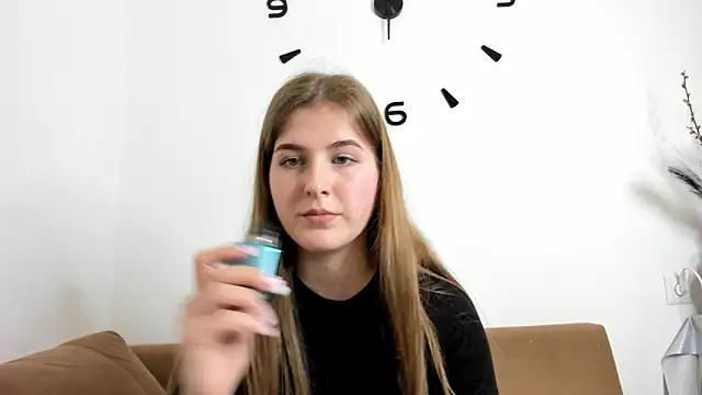 Snapshot of OhMyAlice chatting on 03/28/26, 09:14 OhMyAlice online show from 03/28/26, 09:14