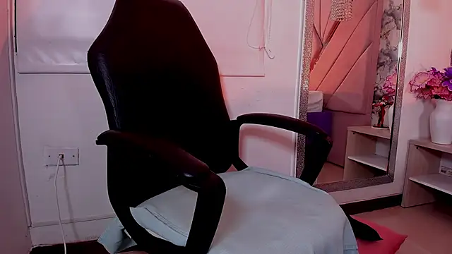 mia rouxx1 online show from 06/14/26, 05:53