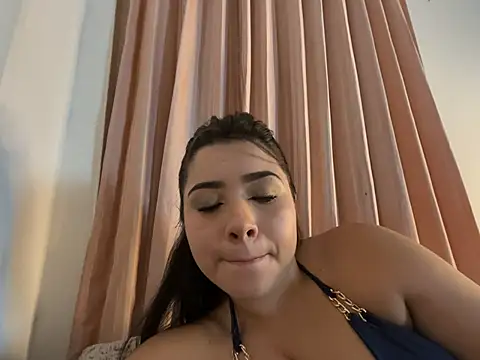 Snapshot of CamilaRougee chatting on 05/25/26, 01:00 CamilaRougee online show from 05/25/26, 01:00