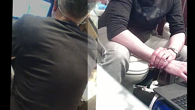 Snapshot of Can_dad chatting on 03/25/26, 01:44 Can dad online show from 03/25/26, 01:44