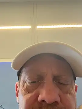 Snapshot of stefhart chatting on 03/29/26, 02:17 stefhart online show from 03/29/26, 02:17