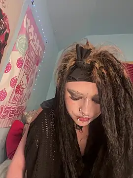 Snapshot of darlingvicuous chatting on 07/22/26, 02:14 darlingvicuous online show from 07/22/26, 02:14