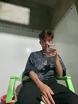 Nguyencuong1999 online show from 05/15/26, 03:19