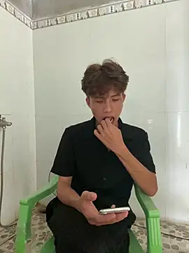 Nguyencuong1999 online show from 05/18/26, 07:47