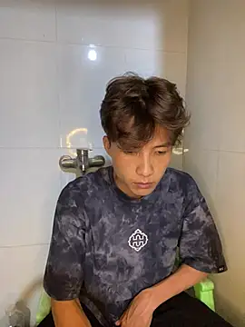 Nguyencuong1999 online show from 06/03/26, 12:19