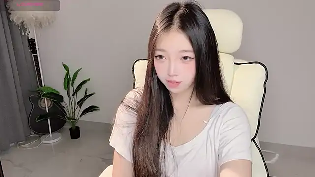 Yukiy8877 online show from 04/20/26, 11:17