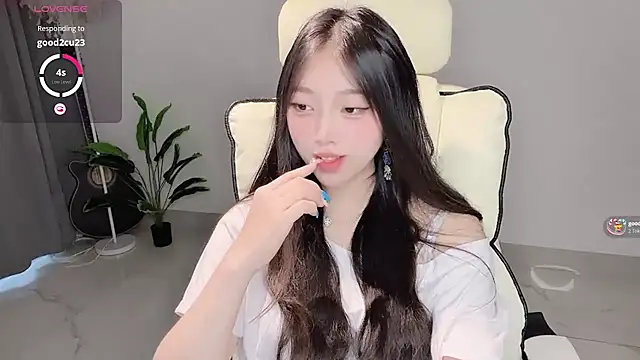 Yukiy8877 online show from 05/05/26, 12:51