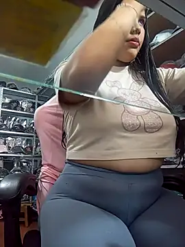 venuslaferte  online show from 04/24/26, 07:27