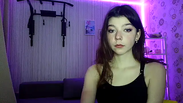 Snapshot of Your_Little_Sophie chatting on 03/22/26, 10:46 Your Little Sophie online show from 03/22/26, 10:46