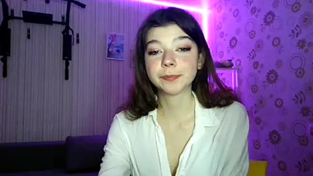 Snapshot of Your_Little_Sophie chatting on 03/23/26, 10:58 Your Little Sophie online show from 03/23/26, 10:58