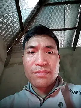 Snapshot of Sutinh85 chatting on 03/23/26, 08:29 Sutinh85 online show from 03/23/26, 08:29