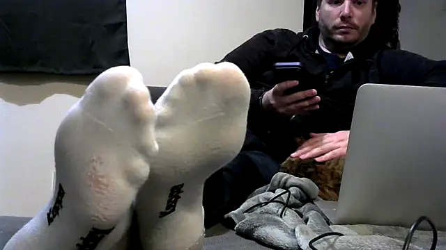 Snapshot of Piedisetosi2 chatting on 03/20/26, 08:57 Piedisetosi2 online show from 03/20/26, 08:57