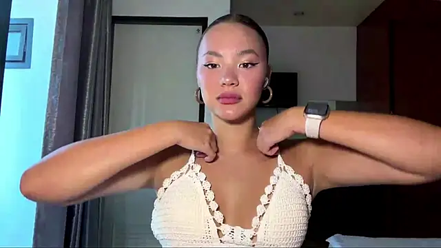 Snapshot of kamila_18_french chatting on 03/23/26, 05:44 kamila 18 french online show from 03/23/26, 05:44