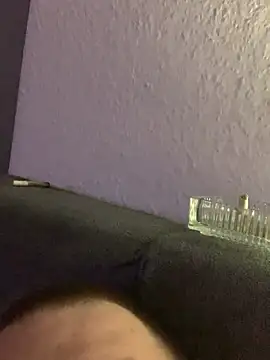 Snapshot of euerpaar292 chatting on 03/22/26, 03:43 euerpaar292 online show from 03/22/26, 03:43