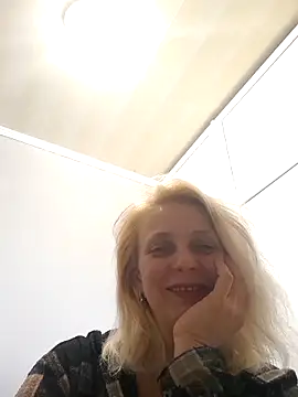 MiaLove183 online show from 04/27/26, 01:31