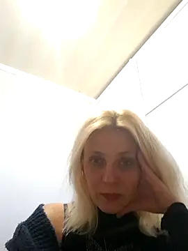 MiaLove183 online show from 05/04/26, 01:51