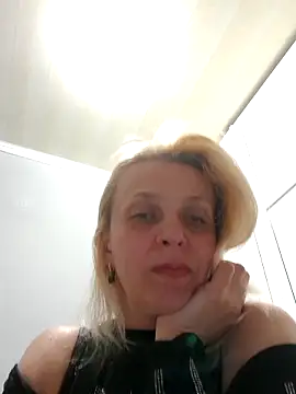 MiaLove183 online show from 05/11/26, 02:45