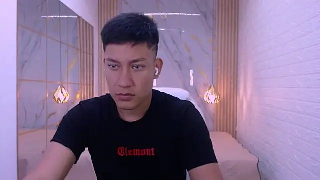 Snapshot of DominantBoy4 chatting on 03/21/26, 01:05 DominantBoy4 online show from 03/21/26, 01:05