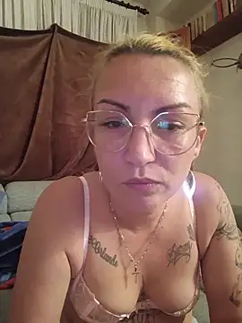 Snapshot of pamela661 chatting on 05/12/26, 09:56 pamela661 online show from 05/12/26, 09:56