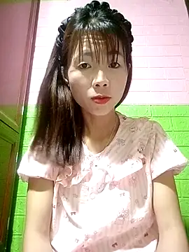 AmyLinee01 online show from 05/02/26, 05:01