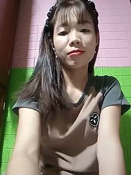 AmyLinee01 online show from 05/18/26, 11:16