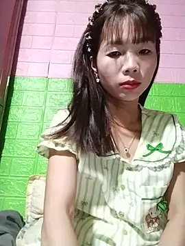 AmyLinee01 online show from 05/25/26, 08:48