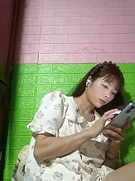 AmyLinee01 online show from 06/04/26, 05:19