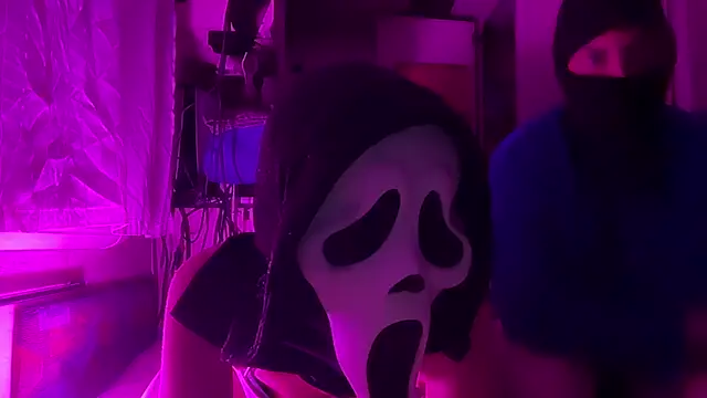 Snapshot of SilentScreamsVan- chatting on 04/06/26, 08:43 SilentScreamsVan- online show from 04/06/26, 08:43