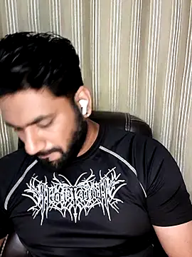 Snapshot of SurajKapoor09 chatting on 03/21/26, 01:16 SurajKapoor09 online show from 03/21/26, 01:16