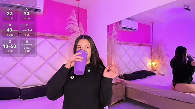 Snapshot of DaniandCute chatting on 03/25/26, 06:19 DaniandCute online show from 03/25/26, 06:19