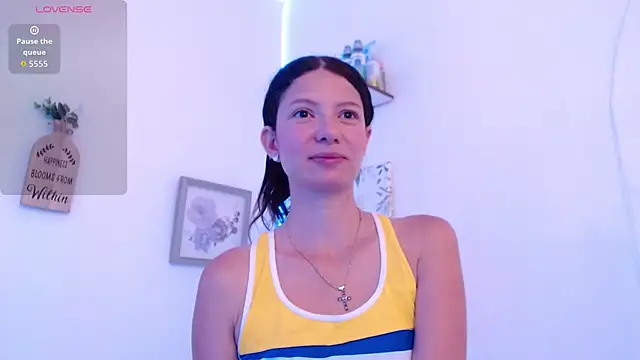 sofy bonnet1 online show from 04/02/26, 12:25