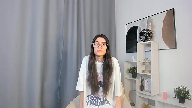 Snapshot of SusyRiek chatting on 03/23/26, 11:14 SusyRiek online show from 03/23/26, 11:14