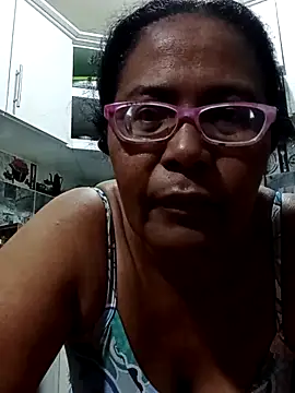 Snapshot of sexymomsn chatting on 04/18/26, 11:36 sexymomsn online show from 04/18/26, 11:36